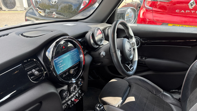 MINI Hatchback 1.5 Cooper Sport 5dr Auto Petrol Hatchback